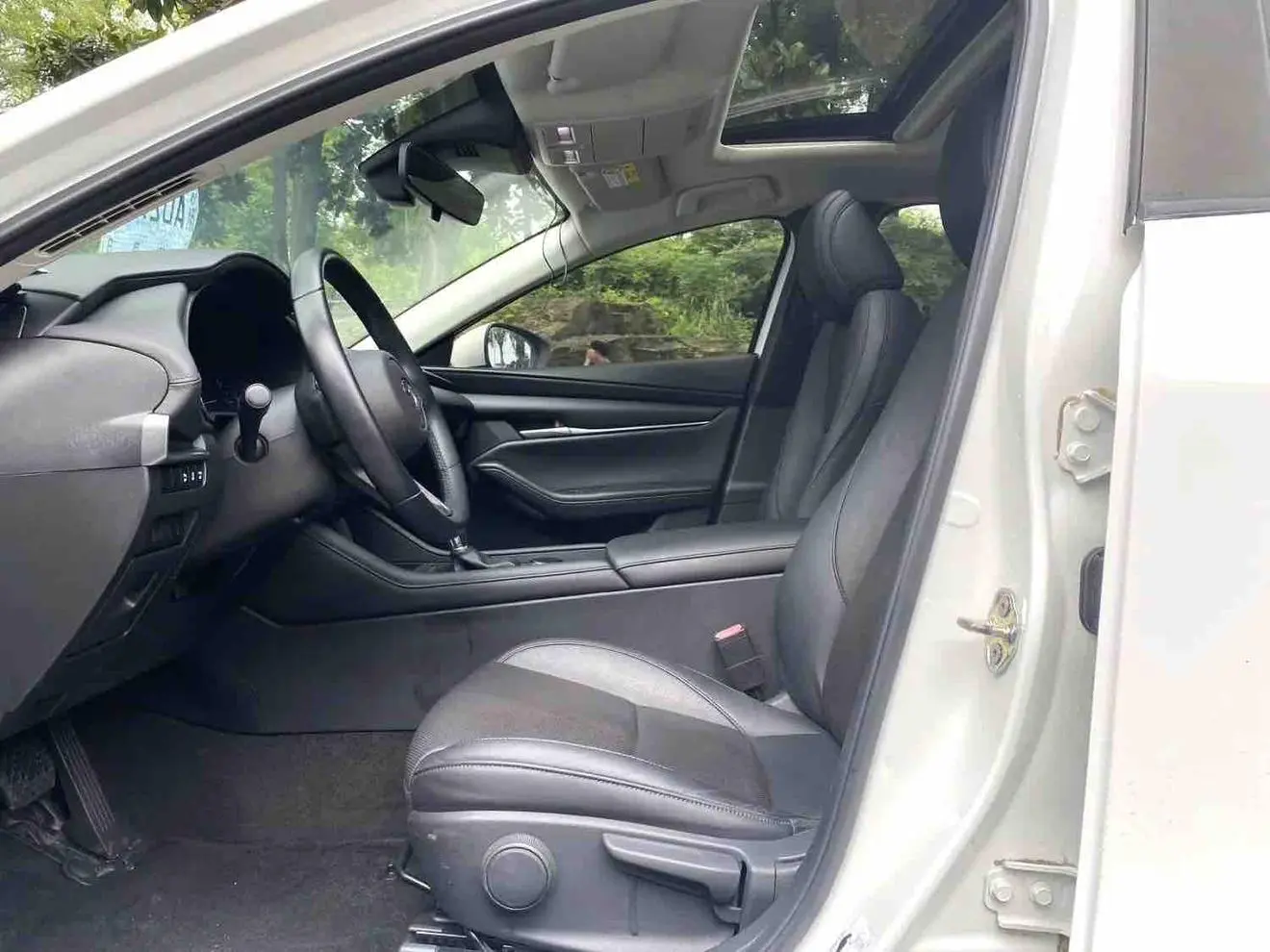 Mazda Mazda 3 Angkesaila 1.5L automatic quality version