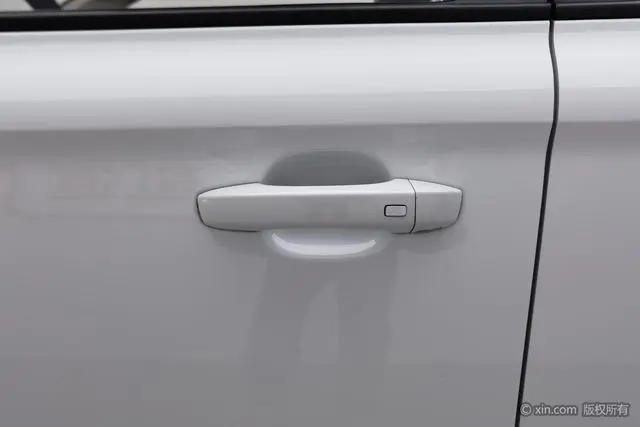 Roewe Roewe i5 1.5L CVT black gold version