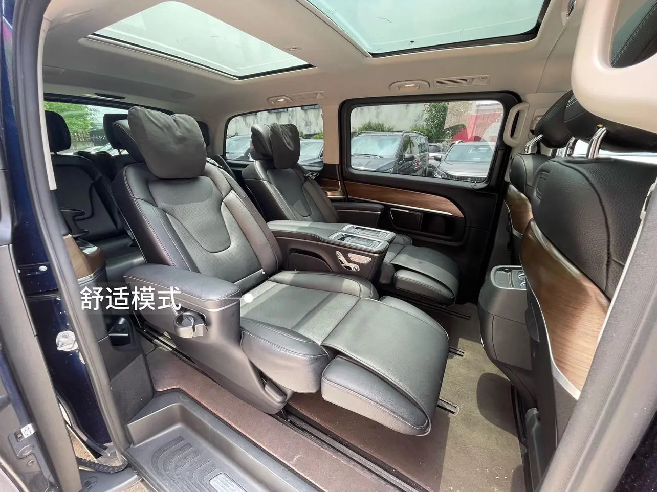 Mercedes-Benz Mercedes-Benz V-class V 260 L Long Wheelbase Premium Edition