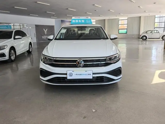 Volkswagen Bora 200TSI DSG Yuexing Navigation Edition