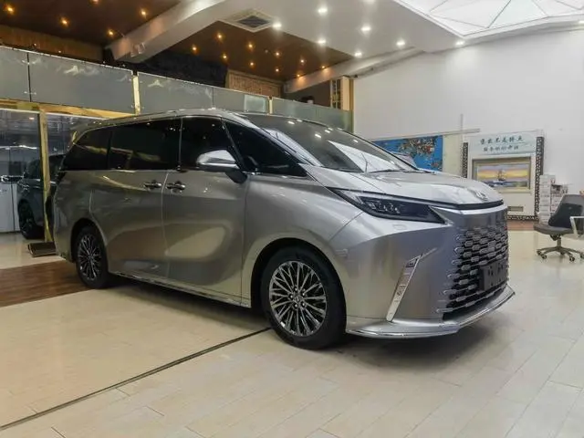 Lexus Lexus LM 500h DIRECT4 six-seater premium edition