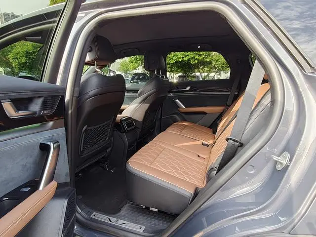 BYD Tang DM DM 2.0T four-wheel drive high-performance version of the Genesis flagship