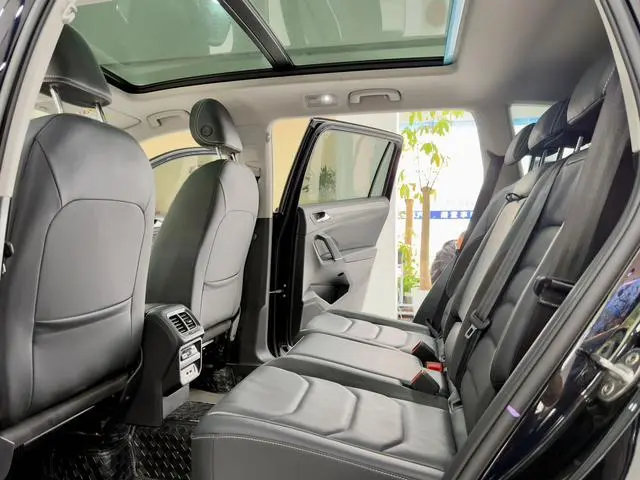 Volkswagen Tiguan L 330TSI automatic two-wheel drive R-Line Premium edition