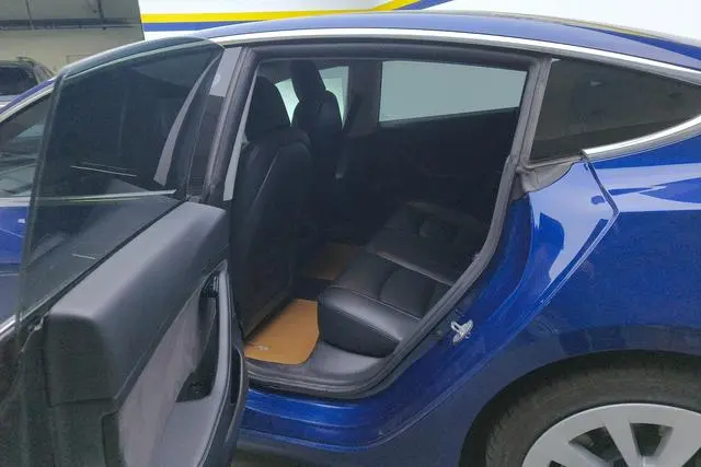 Tesla Model 3 Upgraded version of standard battery life rear drive