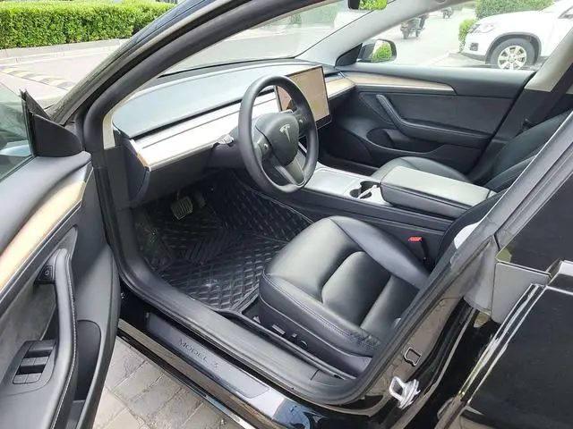 Tesla Model 3 Upgraded version of standard battery life rear drive