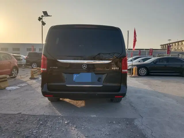 Mercedes-Benz Mercedes-Benz V-class V 260 Pilot Version Country V