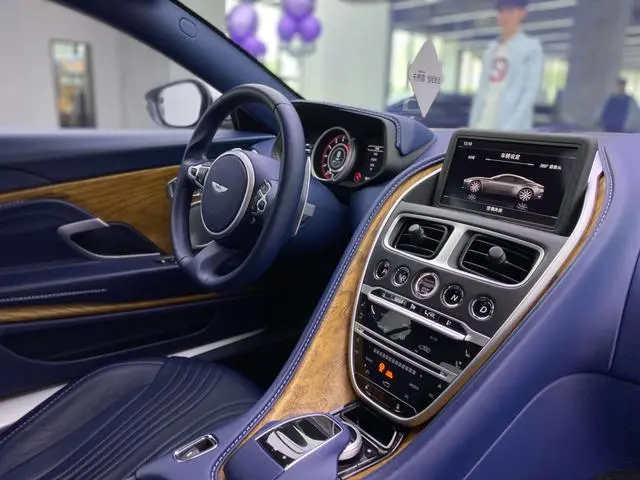 Aston Martin Aston Martin DB11 4.0T V8 Coupe