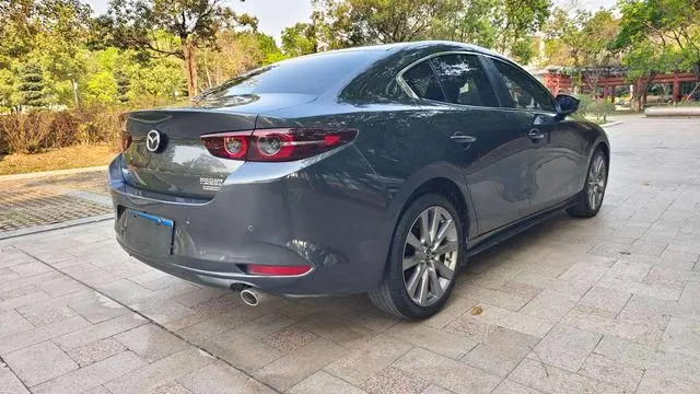 Mazda Mazda 3 Angkesaila 2.0L automatic premium version