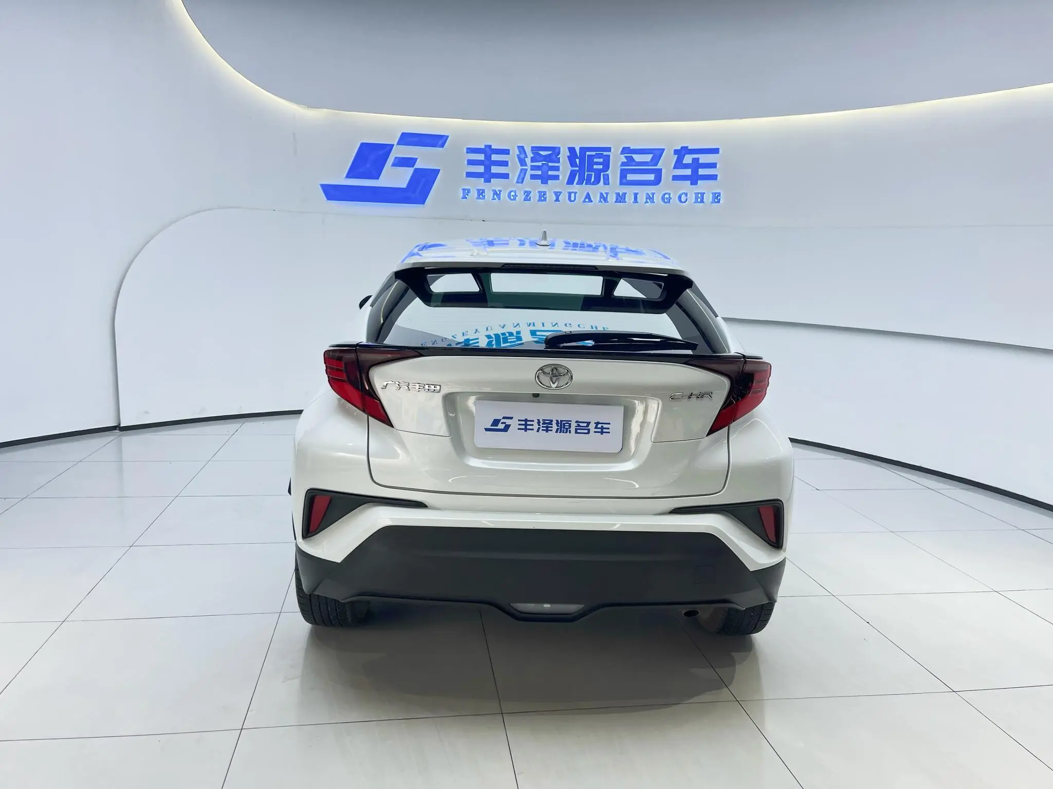 TOYOTA Toyota C-HR 2.0L Deluxe Edition