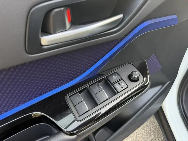 TOYOTA Toyota C-HR 2.0L Deluxe Edition