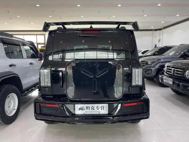 Tank Cyber Tank 300 2.0T Cyber Knight