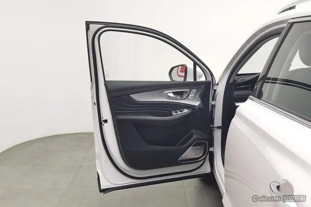 Roewe Roewe RX5 MAX 400TGI Automatic Smart Cockpit Ultimate Edition