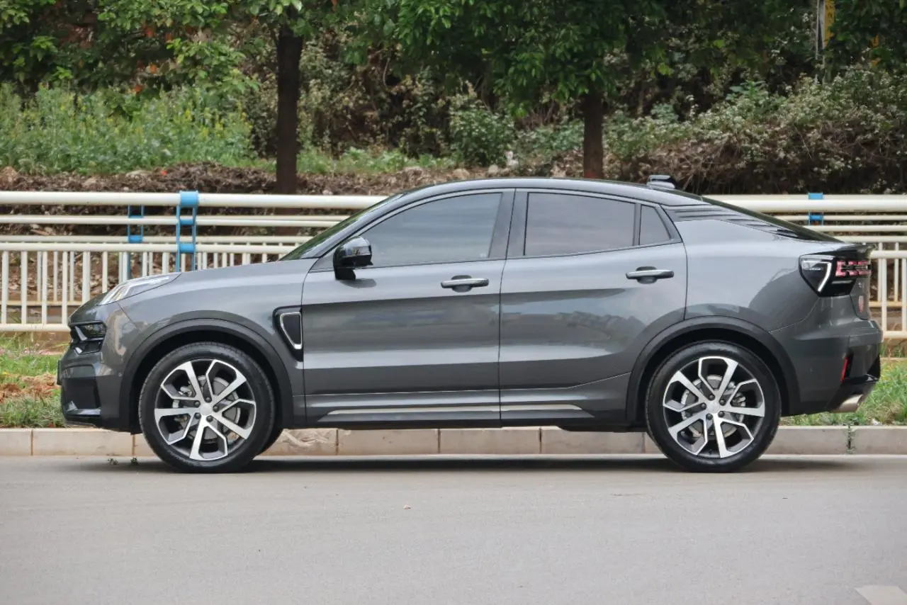LYNK & CO Lynk 05 2.0TD four-wheel drive Halo