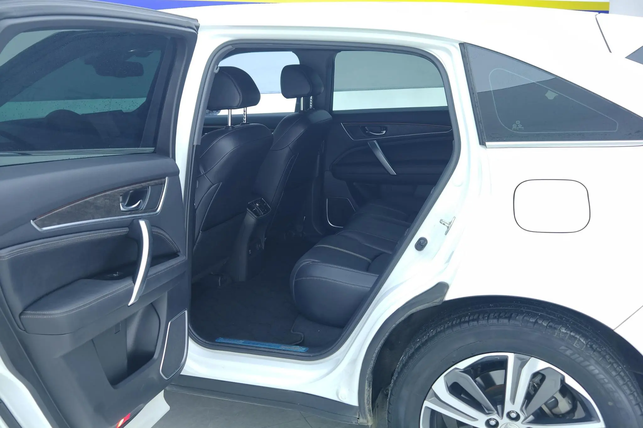 Honda Honda UR-V 240TURBO two-wheel drive Elegant version
