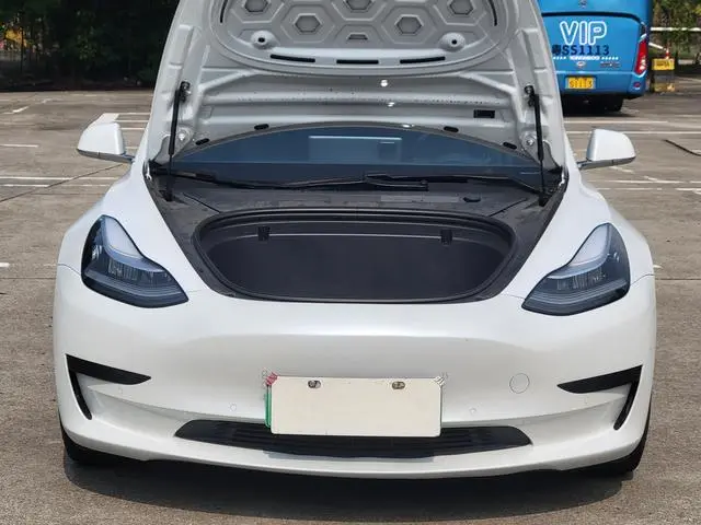 Tesla Model 3 Upgraded version of standard battery life rear drive