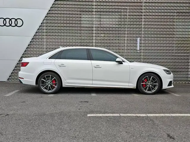 Audi Audi A4L 30th anniversary type 40 TFSI fashion type