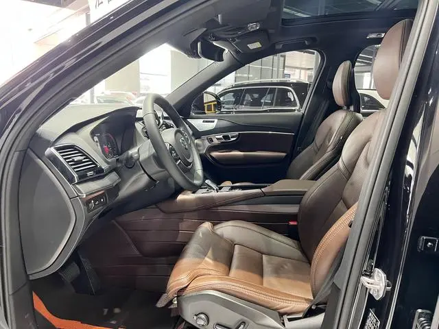 Volvo Volvo XC90 PHEV E-drive hybrid T8 Zhizun Deluxe Edition 7 Seats