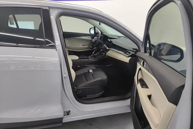 LYNK & CO Lynk & Co. 06 EM-P 84KM battery life version Pro