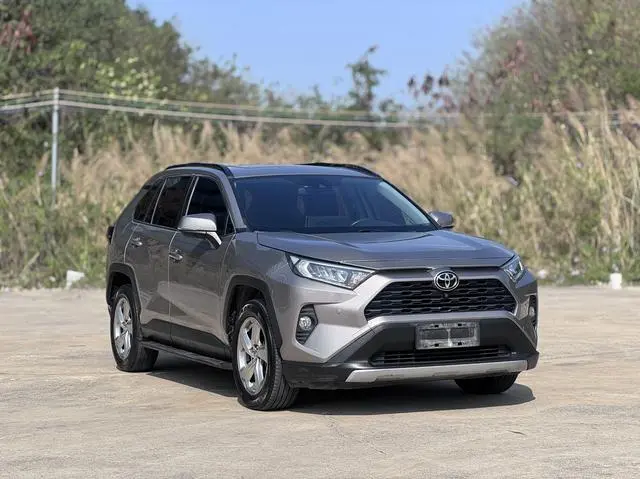 TOYOTA RAV4 Rongfang 2.0L CVT two-wheel drive fashion version