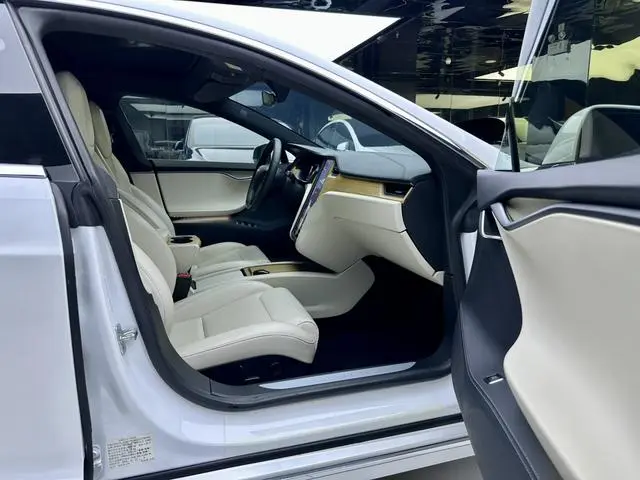 Tesla Model S Long battery life version