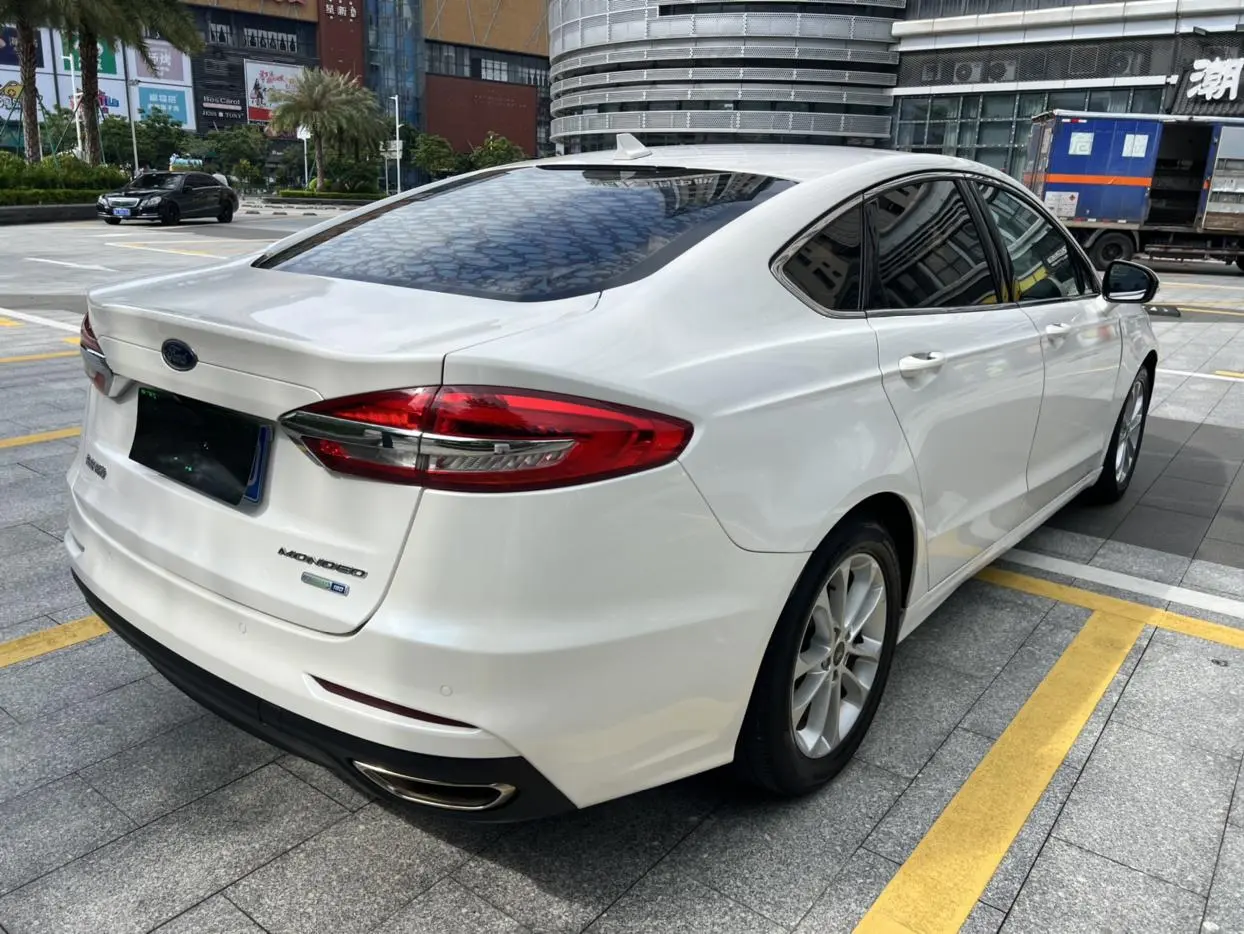 Ford Mondeo EcoBoost 180 Luxury