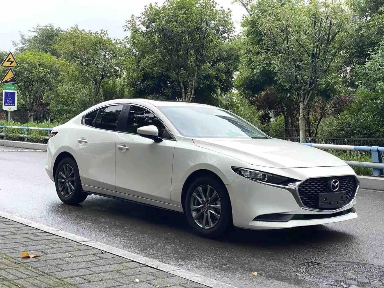 Mazda Mazda 3 Angkesaila 1.5L automatic quality version