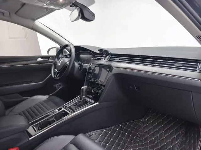 Volkswagen Magotan 330TSI DSG Luxury Country VI
