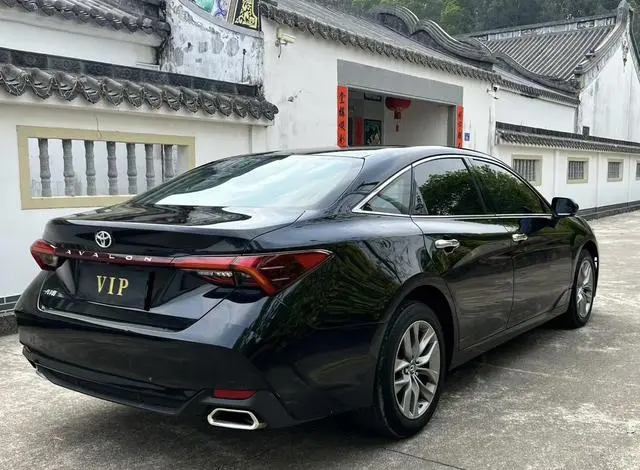 TOYOTA Asian dragon 2.0L Deluxe Edition Country VI