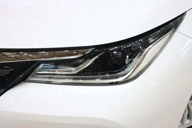 TOYOTA Asian lion 2.0L Deluxe Edition