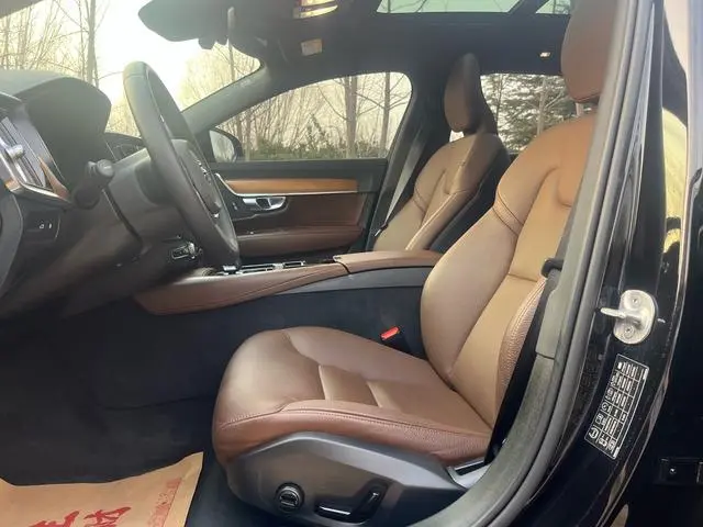 Volvo Volvo S90 PHEV T8 four-wheel drive long battery life Zhiyi Deluxe Edition