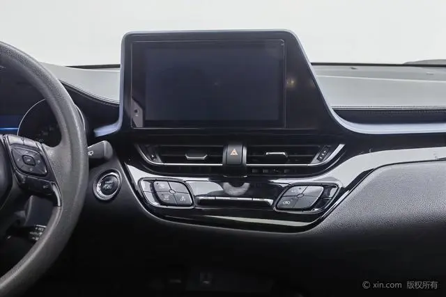 TOYOTA IZOA 2.0L Yixiang Edition