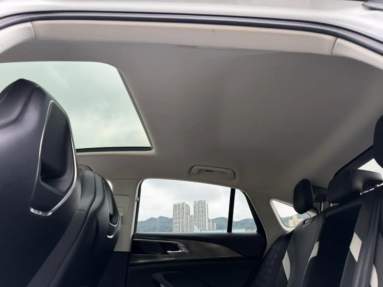 Hongqi Hongqi H6 2.0T to the United States version