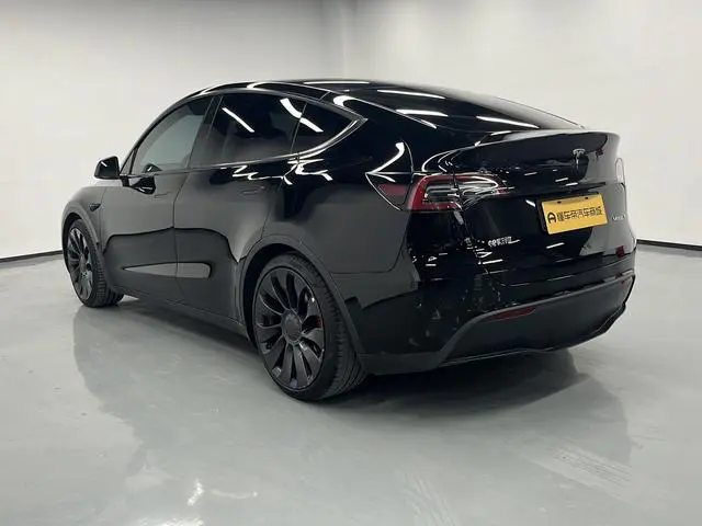 Tesla Model Y Performance high-performance all-wheel drive version