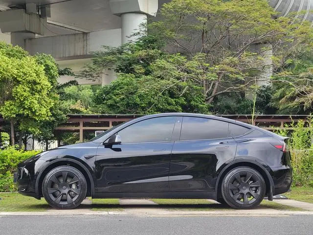 Tesla Model Y Facelifted rear-wheel drive version