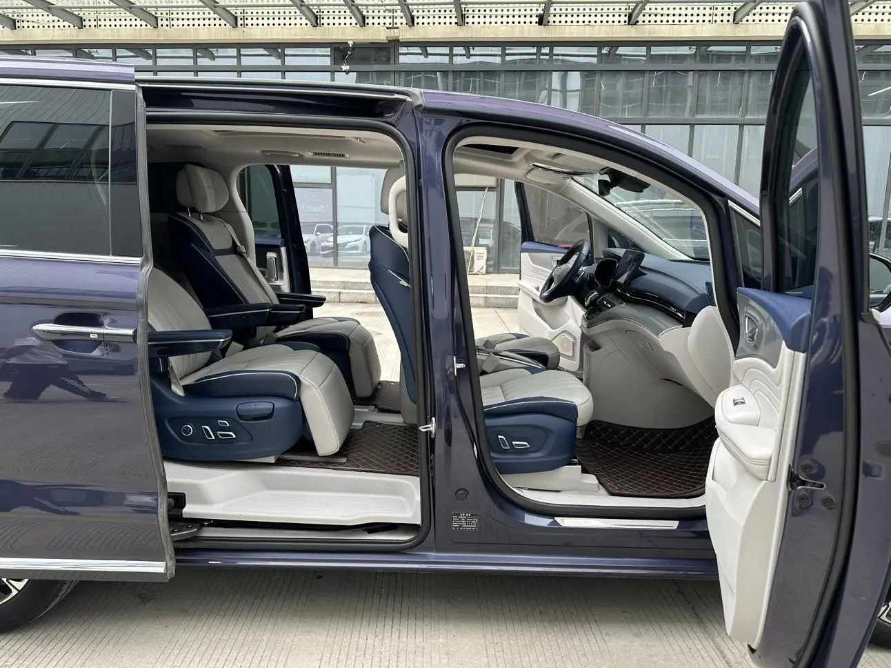 Roewe Roewe iMAX8 400TGI Extreme Edition