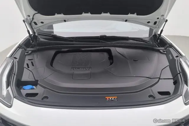 LYNK & CO Lynk 06 1.5T Jin Pro