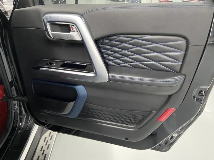 Beijing Beijing off-road BJ40 PLUS 2.3T automatic four-wheel drive exclusive edition Country VI