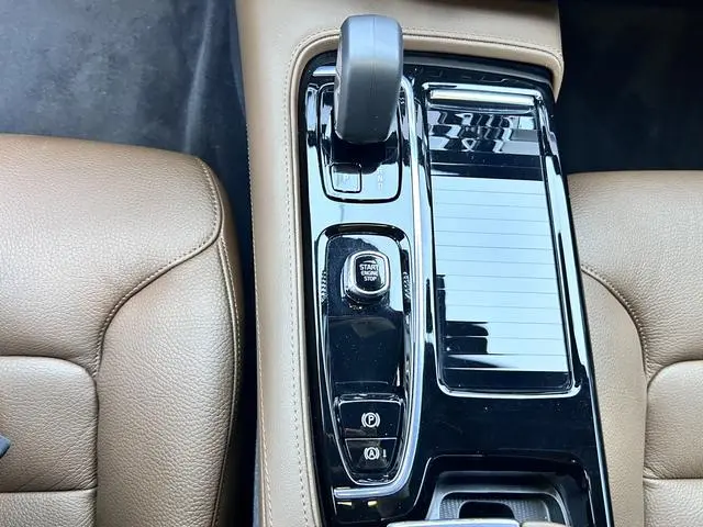 Volvo Volvo S90 PHEV T8 four-wheel drive long battery life Zhiyi Deluxe Edition