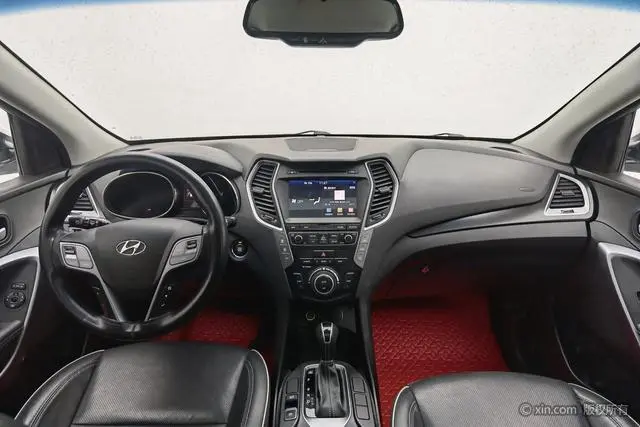 Hyundai Shengda 2.0T automatic four-wheel drive intelligent 7-seater