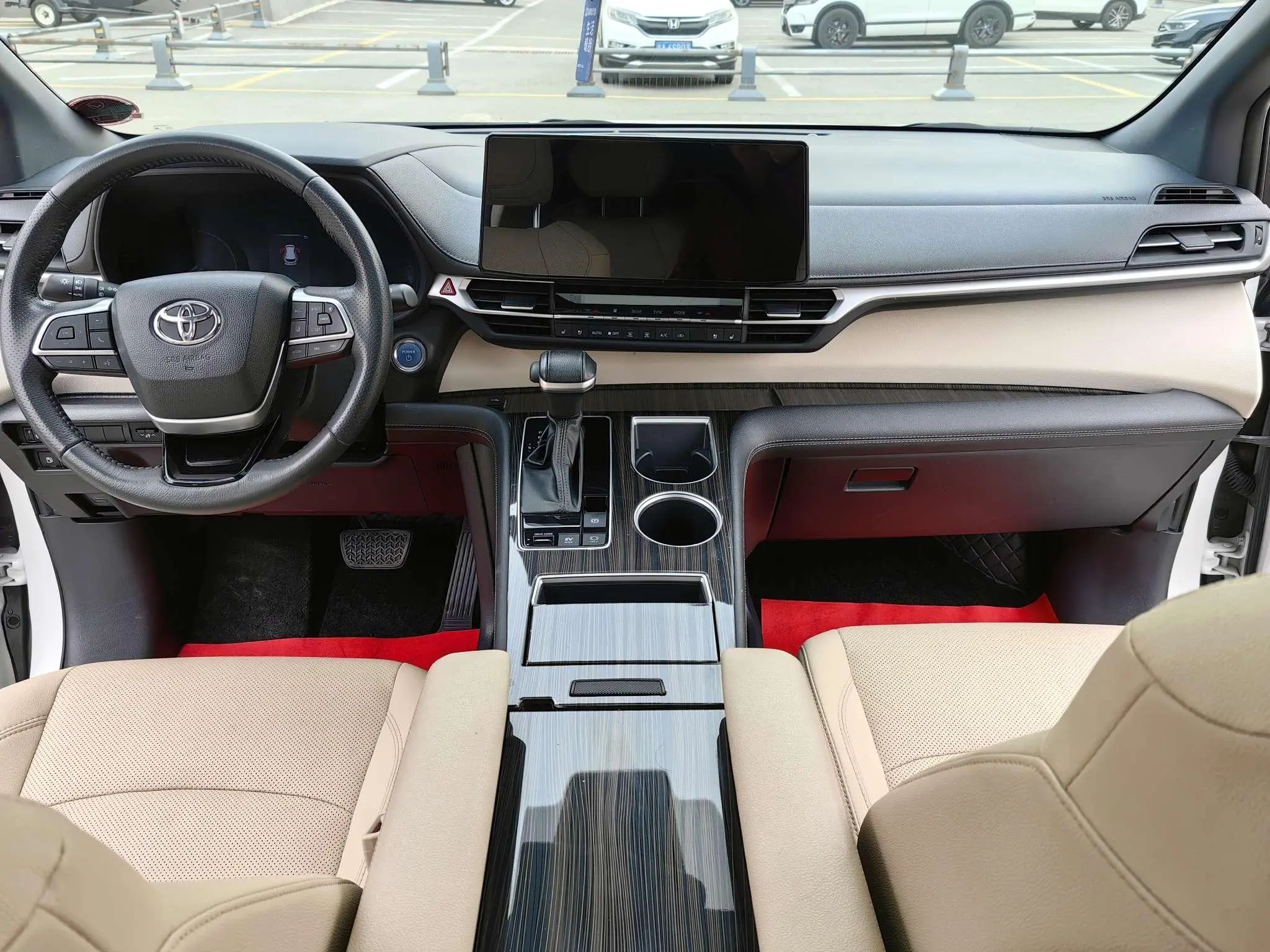 TOYOTA Saina 2.5L Hybrid Premium Edition
