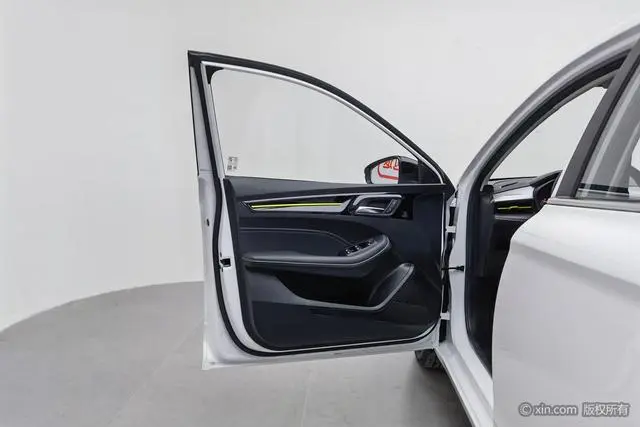Roewe Roewe i5 Facelift 1.5L CVT Diamond edition