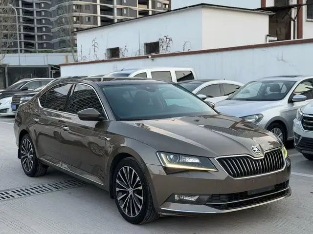 Skoda Speed pie ZI330 DSG Deluxe Edition Country V