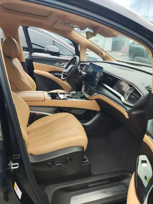 Denza Denza D9 EV Smart driving version 600 four-wheel drive flagship model