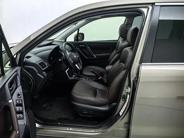 Subaru FORESTER Forester 2.5i Premium Navigation Version