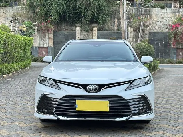 TOYOTA Camry 2.0G Deluxe Edition