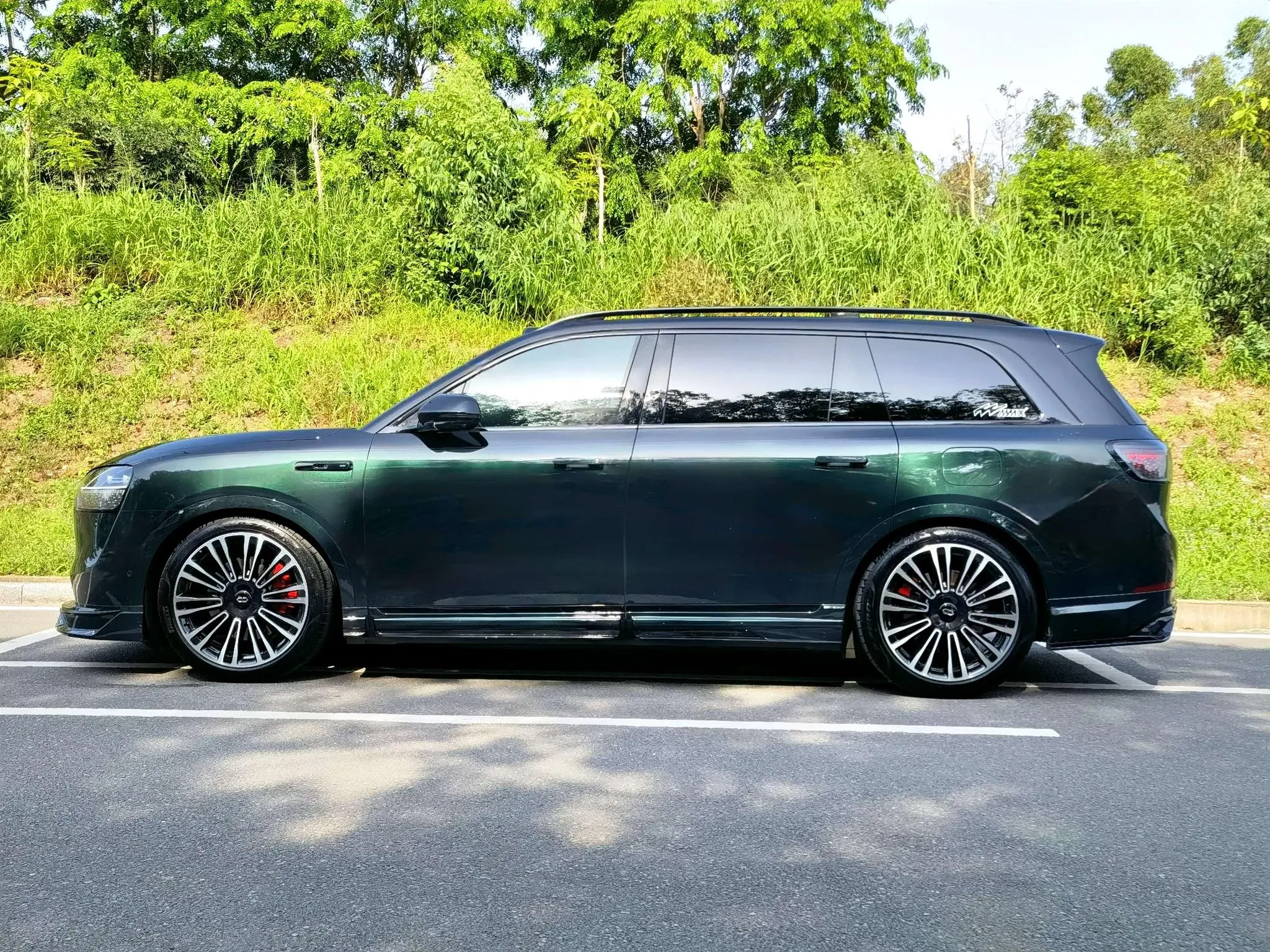 AITO Ask the world M9 Extended range Ultra six-seater version