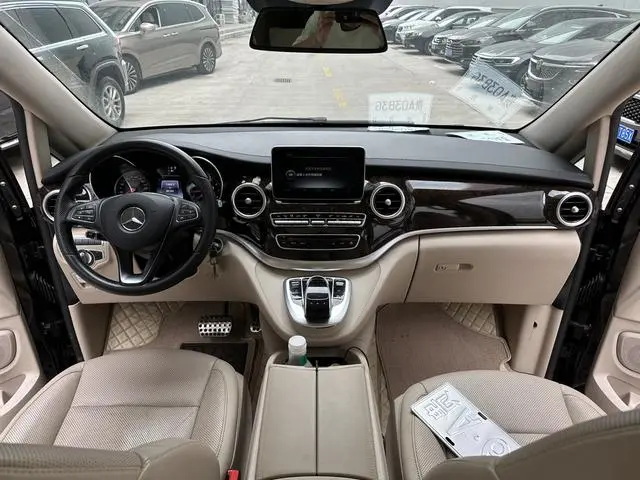 Mercedes-Benz Mercedes-Benz V-class V 260 L Premium Extended Version