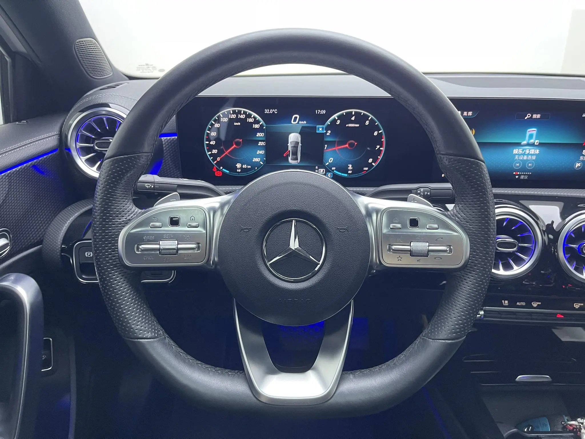 Mercedes-Benz Mercedes-Benz A-class A 200 L sports sedan fashion Version