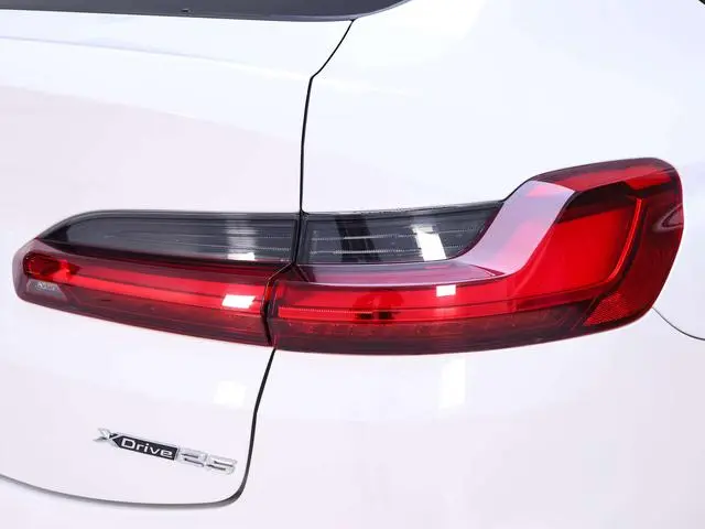 BMW BMW X4 xDrive25i M sports suit