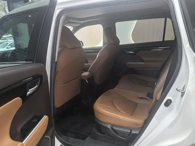 TOYOTA Highlander Dual-engine 2.5L four-wheel drive premium edition 7-seater